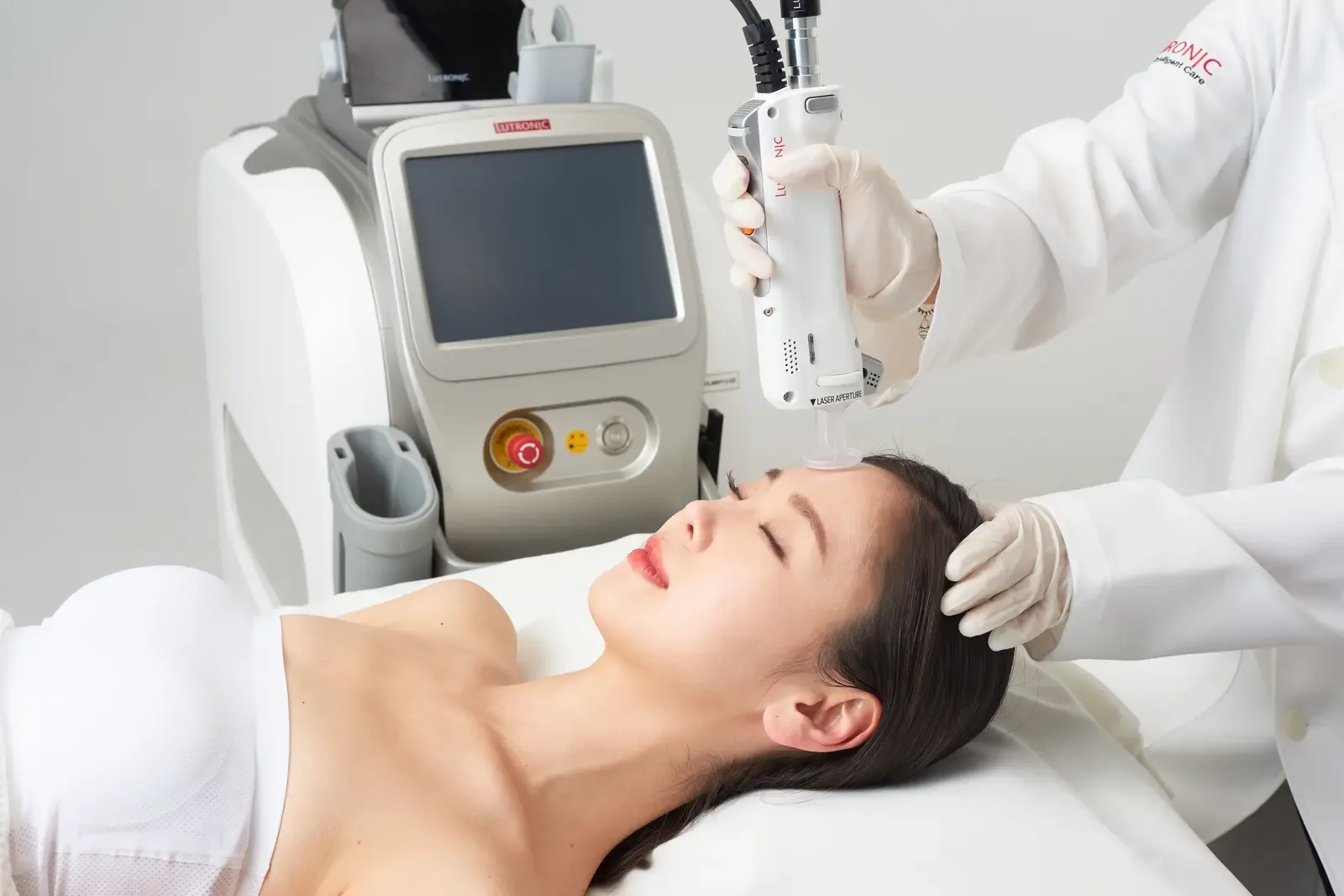 Behandlung mit Lutronic Clarity II Alexandrit-Laser